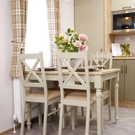 Luxury Hot Tub Lodge- York -lakes -5* Country Park * Malton