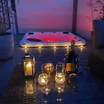 Szálloda Luxury Hot Tub Lodge- York -lakes -5* Country Park Malton