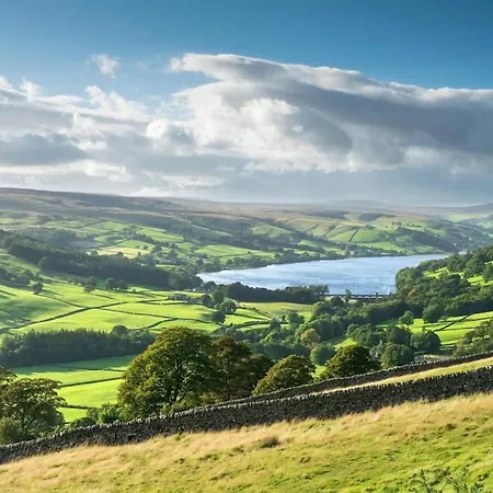 Szálloda Luxury Hot Tub Lodge- York -lakes -5* Country Park Malton